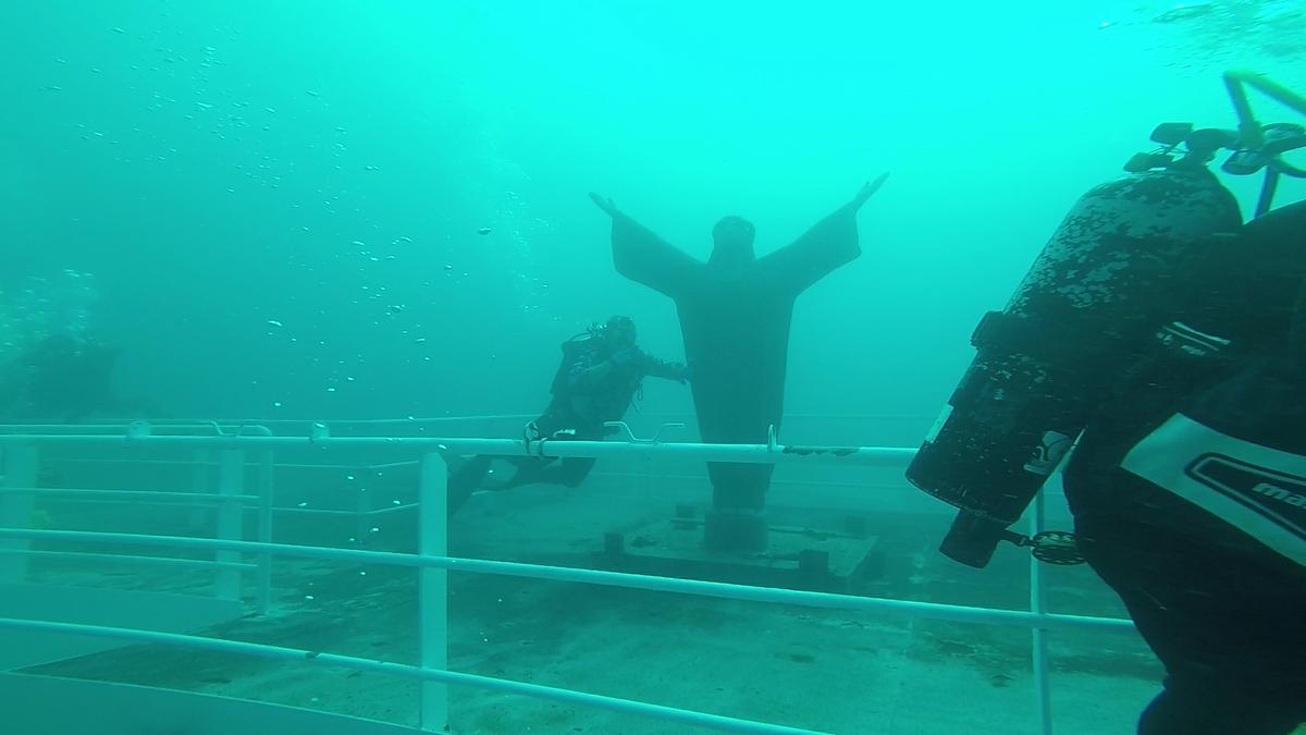 230115-Christ-of-the-Gulf1v